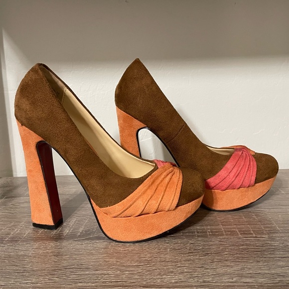 Platform Shoes - Picture 2 of 5